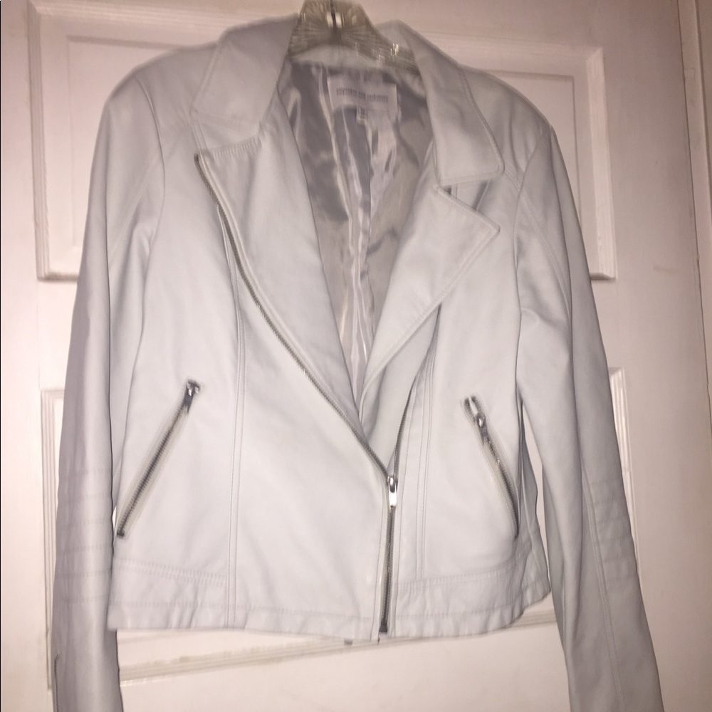 Adorable grey jacket